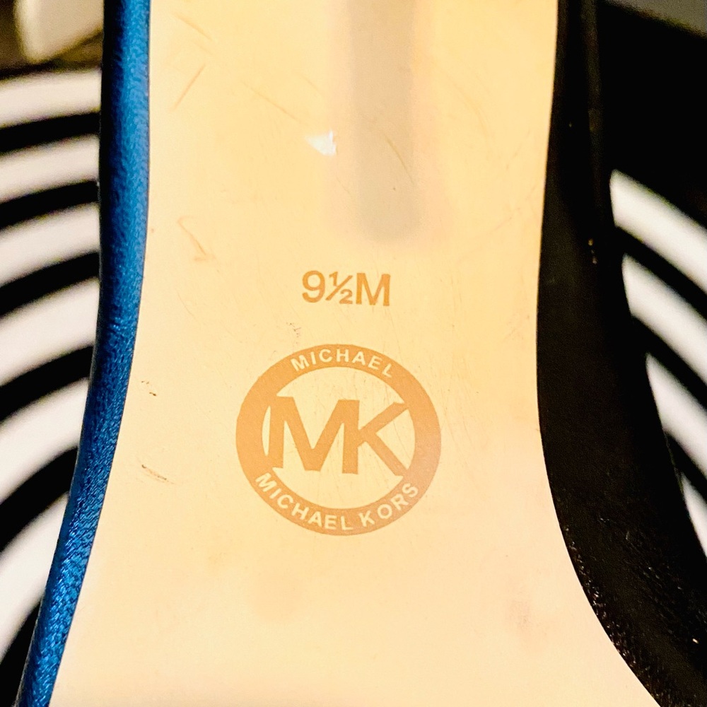 MICHAEL KORS Yvonne Leather Booties - US 9.5M - Picture 9 of 9